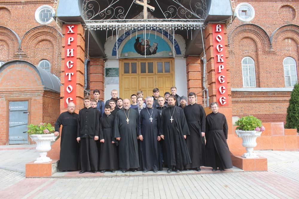 Паломничество первокурсников-семинаристов ко святому преподобному Филарету Ичалковскому